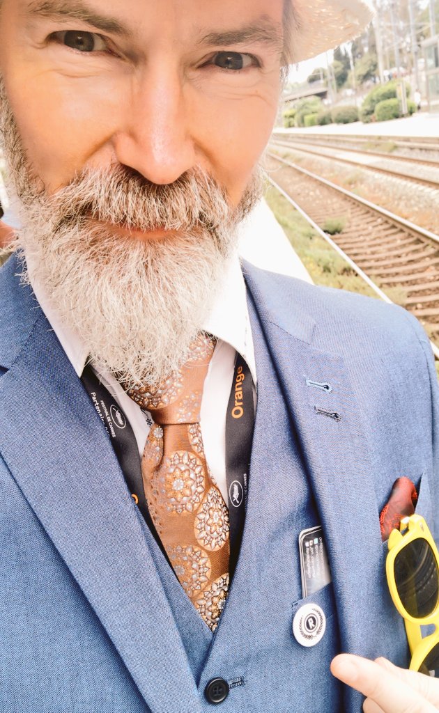 joncampling's tweet photo. Hey @elliot_grove look I what I brought to @Festival_Cannes lol
#Raindance2019 #Cannes2019
#actor #VoiceOver #PerfCap #model #TwitchAffilate #Harrypotter #KingRegis #Deatheater #silverfox #Fitat50 https://t.co/bHSJ4j1iZW