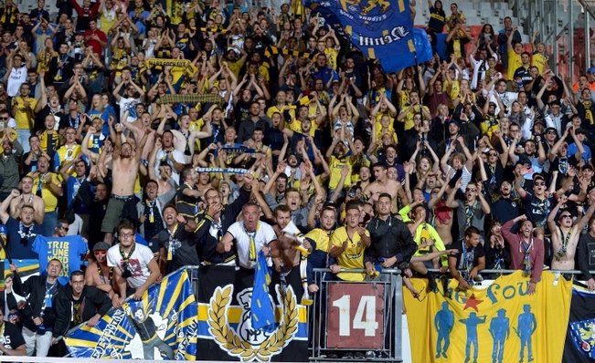 SoyonsSport's tweet photo. On a pas envie de revivre le fameux 17 mai donc ce soir toutes et tous derrière le @FCSM_officiel et on sera à côté du Stade Bonal via l'écran géant ! #GOFCSM #FCSMGF38 https://t.co/AzvNlH0o01
