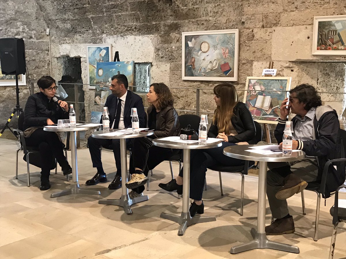 irma_melini's tweet photo. Questa mattina al Fortino di #Bari con gli altri candidati sindaco parliamo di #LGBT e della necessità di tutelare i #diritti di ciascuno, senza alcuna discriminazione. https://t.co/rDBq9vLPMa