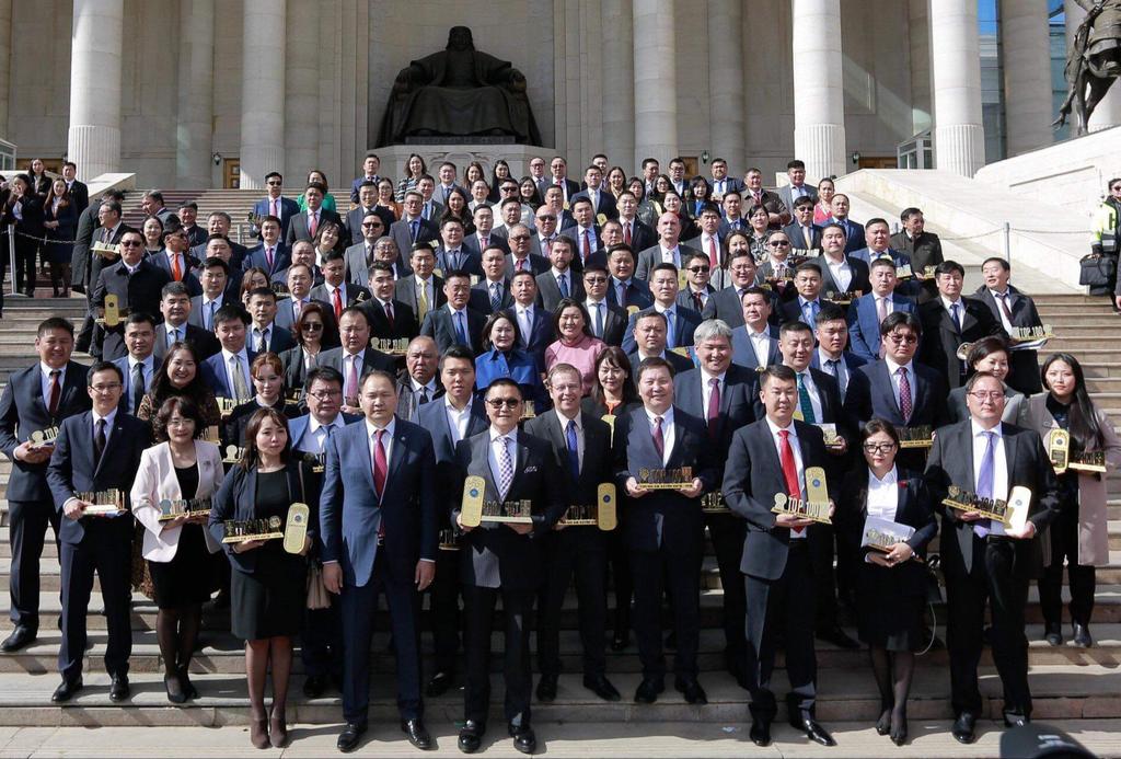 TОП-100 компаниудын борлуулалт ДНБ-ий 96.6%, улсын төсвийн орлогын 50 хувийг бүрдүүлдэг. Хувийн хэвшлийг дэмжиж байж бид хөгжилд хүрнэ.