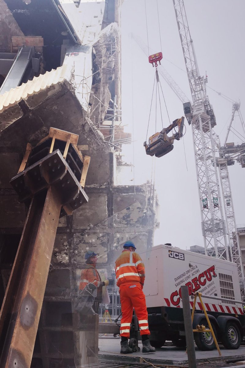 Corecut78's tweet photo. Corecut Robolition helps facilitate the lifting in of 30 tonne + steel columns using the world's largest mobile crane in the Heart of Edinburgh.

#corecut #robolition #cranes #edinburgh https://t.co/w4bi6An6kV