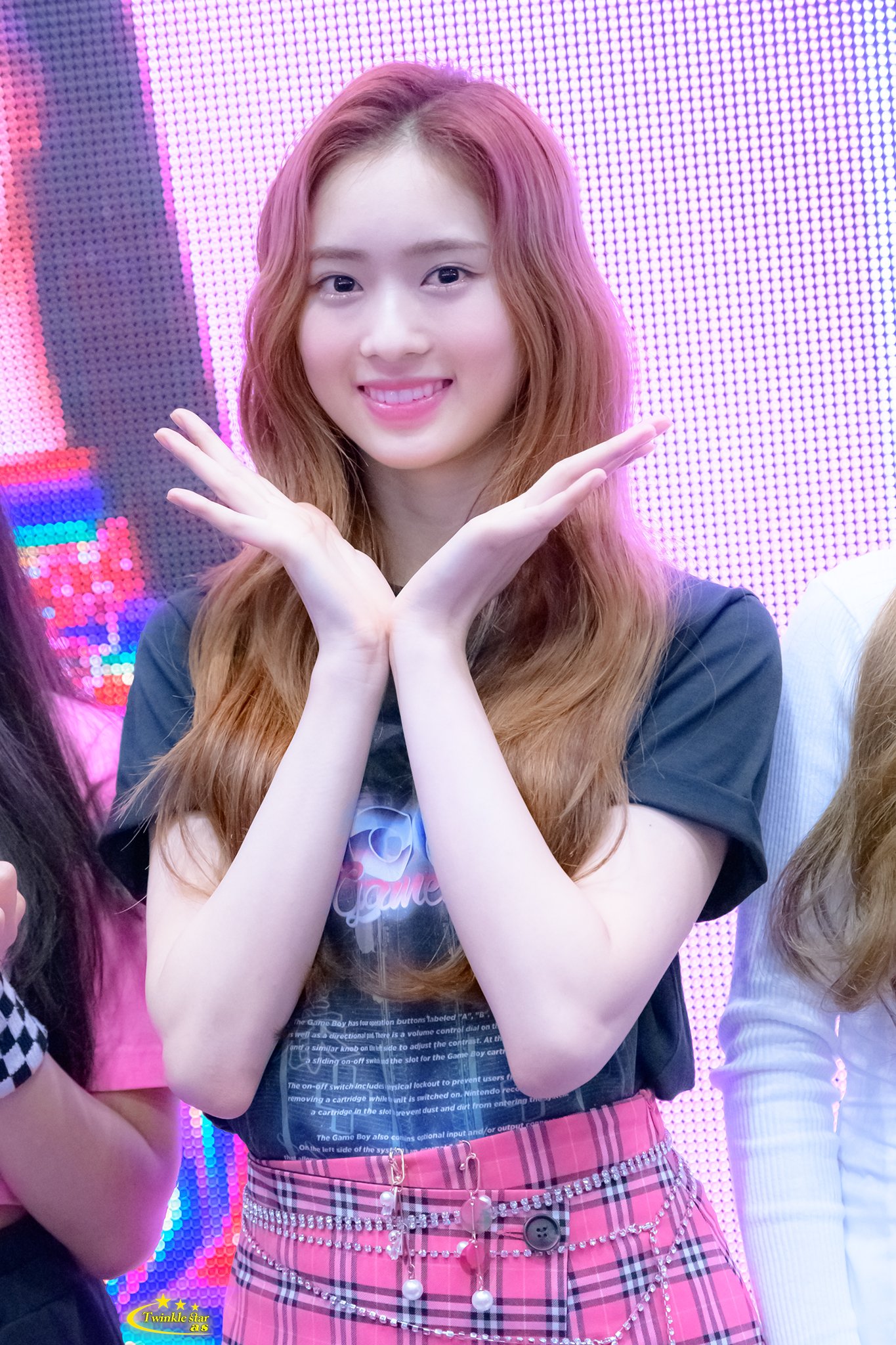 あす Kcon Booth 메이 May メイ 廣川茉音 Cherrybullet 체리블렛 Cherrybullet T Co 7zvcsj6q4p Twitter