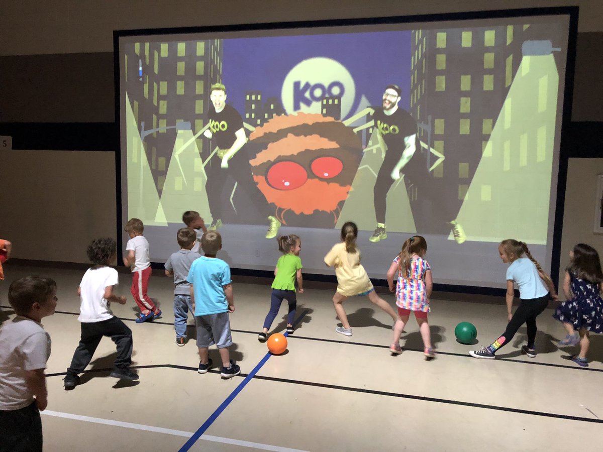 DamonRainesWC's tweet photo. Now that’s what I call an interactive and fun PE class @crestbirds @WalkerCoSchools #LearningInTheGym https://t.co/pNIxHkQD4T
