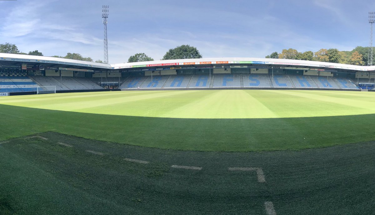 JantjeEggink's tweet image. De17e plek dus voetballen we Play-offs voor handhaving dit is een extra kans om het eredivisie-verblijf met een jaar te verlengen.We kunnen voetballen én soms echt goed en met de 12e man zowel uit als thuis blijven we erin @DeGraafschap #GeenGenade #SamenDran #VolGas