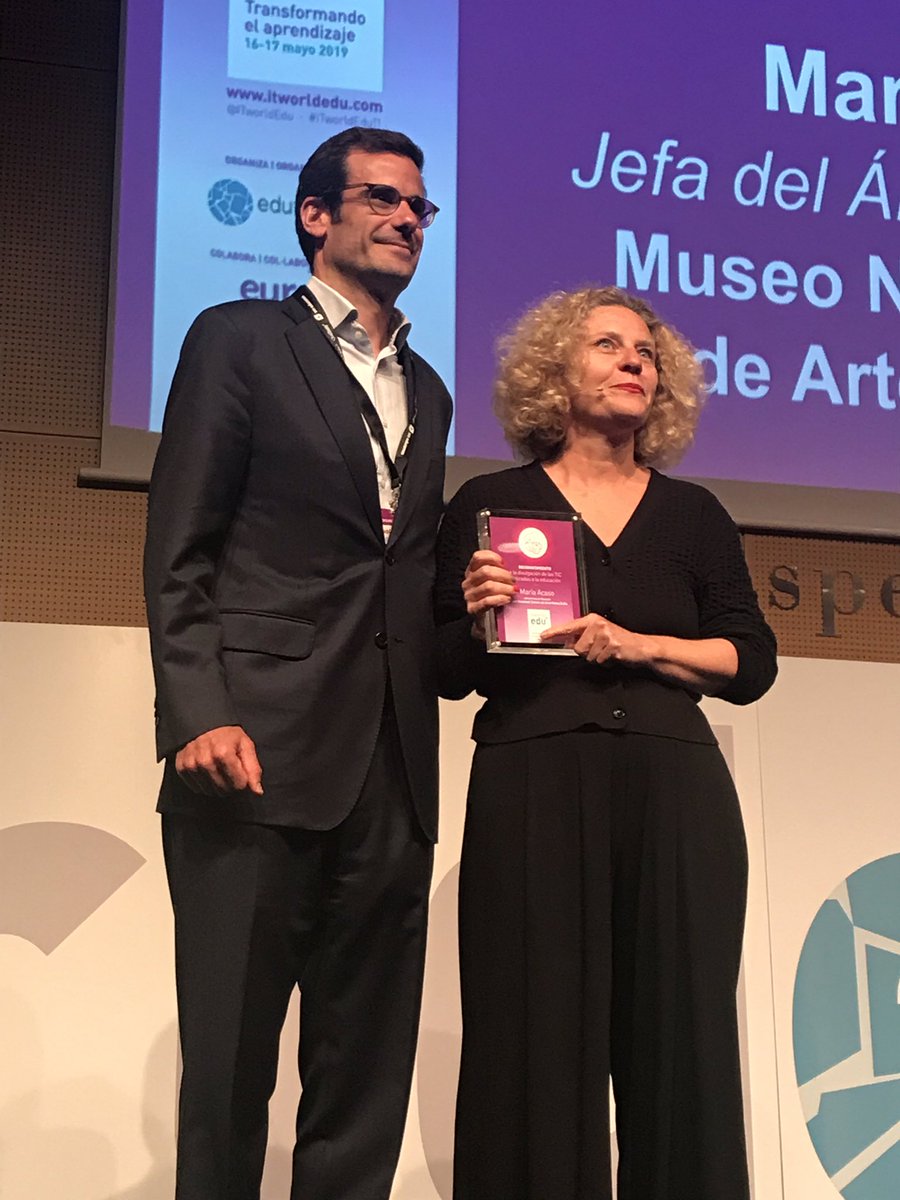 Enhorabuena <a href="/mariaacaso/">Maria Acaso</a> por la labor de divulgacion educativa y las nuevas metodologías combinando arte y tecnología #ITworldEdu11 <a href="/ITworldEdu/">ITworldEdu</a>