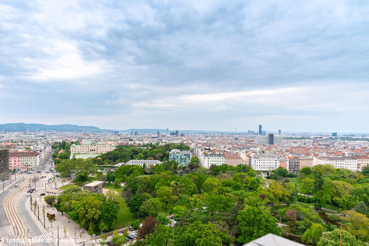 ViennaInside's tweet image. In Wien gibt es einen neuen Hotel-Kulinarik-Bar Hotspot 😍 Im Zug der Eröffnung haben wir einen Rundgang durch das Hotel Andaz, dem Restaurant Eugen21 und der Rooftopbar Aurora gemacht #empfehlenswert #ViennaInside viennainside.at/hotel-andaz-op…