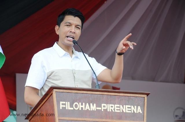 Deniers publics: le président met fin à la gabegie dlvr.it/R4sslZ