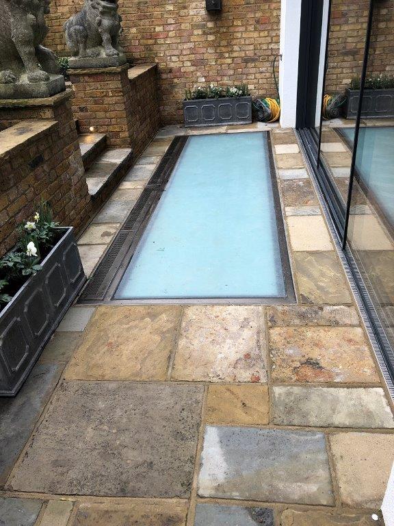Vented Walk-On Glass floor - fresh air when needed for room below ow.ly/wq6750ub0yf