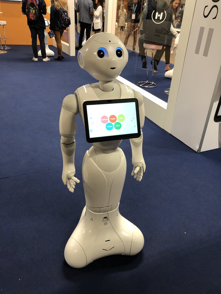 jpnaquet's tweet photo. Revenons à un peu plus d’humanité avec nos champions français : 25.000 dans le monde #pepper #nao  #VivaTech2019 https://t.co/9xVds3VXRj