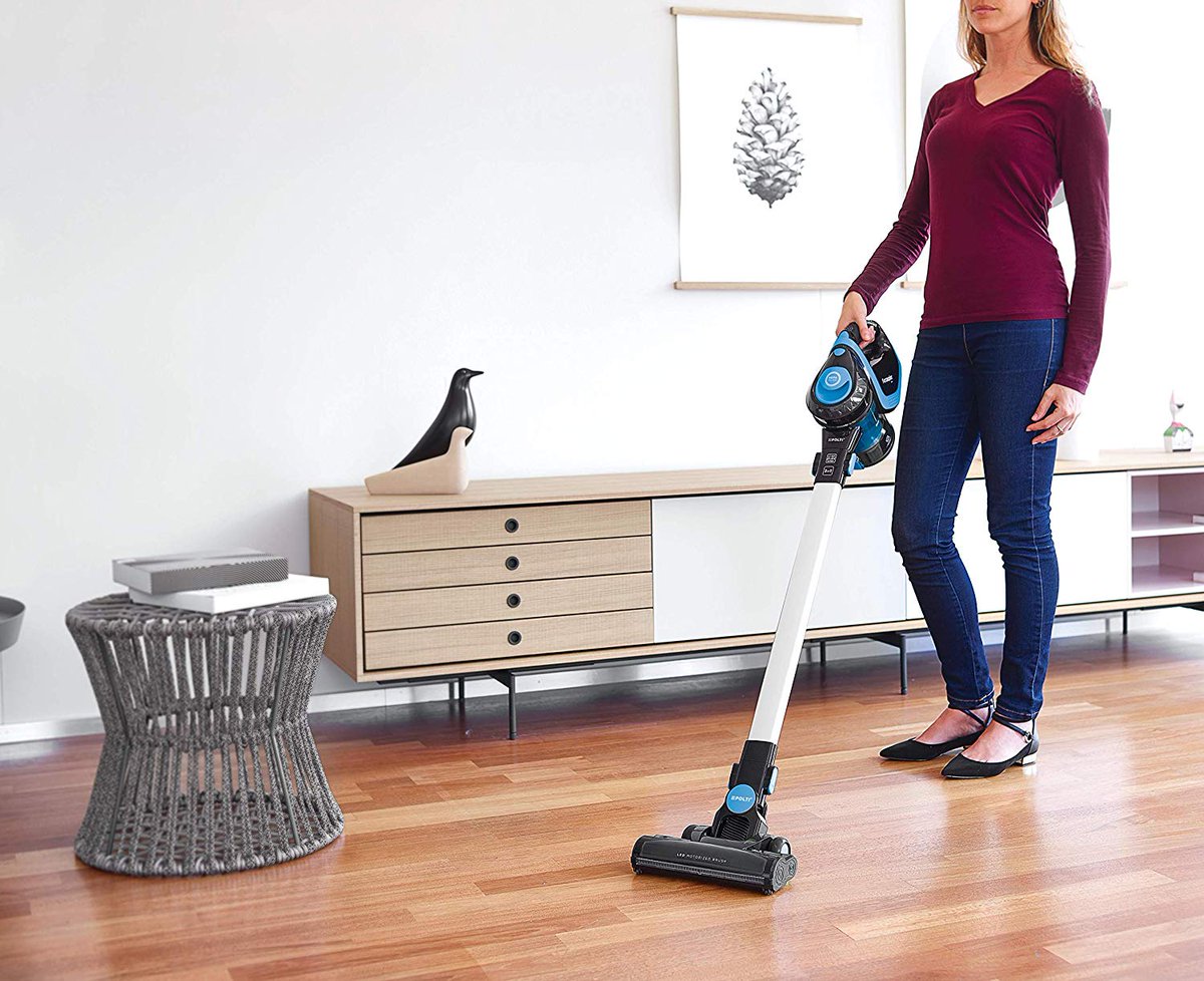 😃 💪 🧹 Technologie cyclonique et batterie Lithium Ion du Polti FORZASPIRA Slim SR100 pour de longues sessions de #nettoyage. Sa brosse LED motorisée permet de détecter les saletés cachées sur tous les sols de la #maison #tapis #moquette ➡️ bit.ly/2WQfGIf 👀 #aspirateur