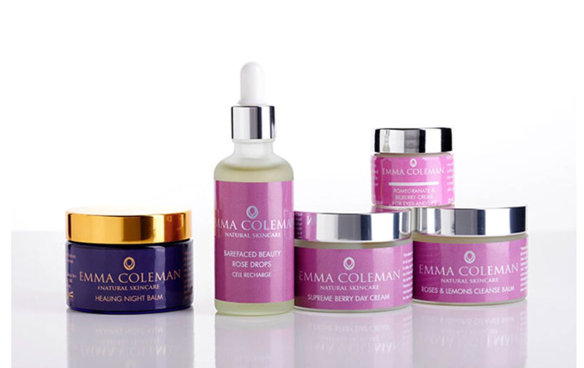 CouponCodeOn's tweet photo. It’s #FreebieFriday #Follow &amp; #RT to #win my entire anti-aging skincare range worth £200 #naturalskincare #competition #Friday From @emmacolemanderm For More Updates Follow @CouponCodeOn #CouponCodeOn https://t.co/5dNz8x6kIA