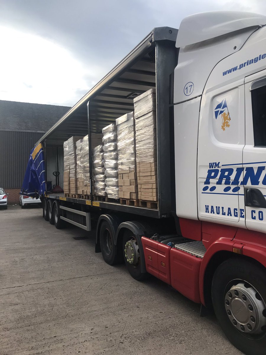 DeliveryTeamCCL's tweet photo. First load of 2 going direct to site in Preston for one of our Welsh clients.

768 bench desks
768 fixed drawers 
Walnut Top
White frame.

Loaded before 8am by the team here @ClaremontCCL https://t.co/AfWlyiM5B2