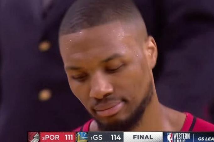 【影片】最後4秒,Seth獲絕妙扳平機會,Lillard選擇強打Iguodala,賽後沮喪離場!-黑特籃球-NBA新聞影音圖片分享社區