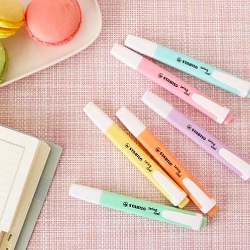 DFournitures's tweet photo. Toute la jolie collection des #surligneurs #stabiloswingcoolpastel à retrouver chez #directfournitures 🌸🍃⭐️ ❤️ Pour jouer, rien de plus simple ! Il vous suffit de cliquer sur le bouton "Jouer à ce jeu" sur Facebook ou cliquez sur ce lien https://t.co/pXE5julfP3 #stabilo https://t.co/dRDBmFH8WF