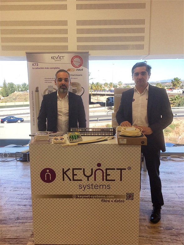 Keynet_Systems's tweet photo. Empezamos un muy buen día en la Jornada Técnica Telcom ´19 en el salon de actos FREMM, Murcia. Aquí estamos en nuestro stand:
#keynetsystems #fibraoptica #telcomfenitel #WTISD https://t.co/MQvTp0muYD