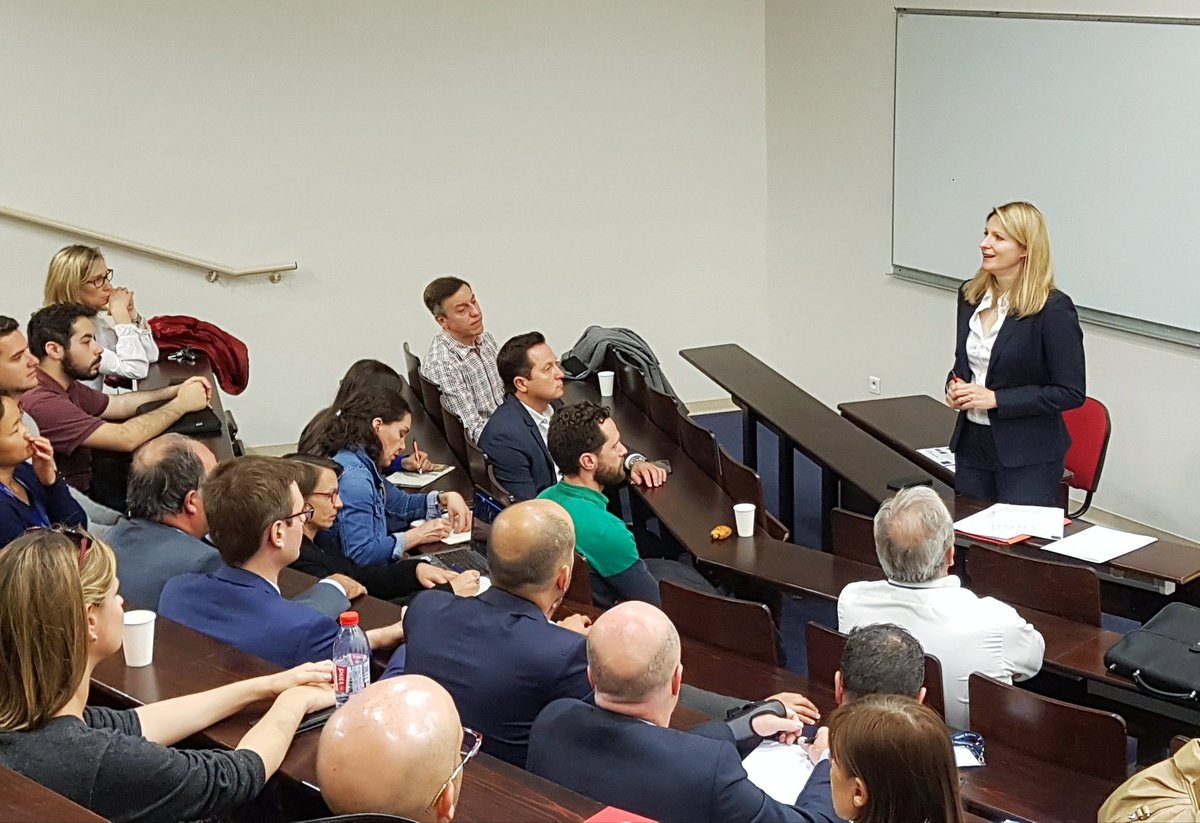 [📆 Événement] Dernier briefing pour les jurys de la #StartUpWeek. Les 100 équipes ont 5 minutes de pitch pour convaincre 💪 Bonne chance à toutes et tous 👏👏👏