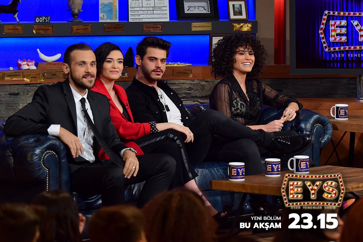tv8's tweet photo. “Kim Daha Mutlu?” film ekibinin konuk olacağı #EserYenenlerShow yeni bölümüyle bu gece 23.15’te TV8’de. @umiterdim @SerenayAktas @ecemozkaya #HasanDenizyaran https://t.co/Af7LvhXP0C