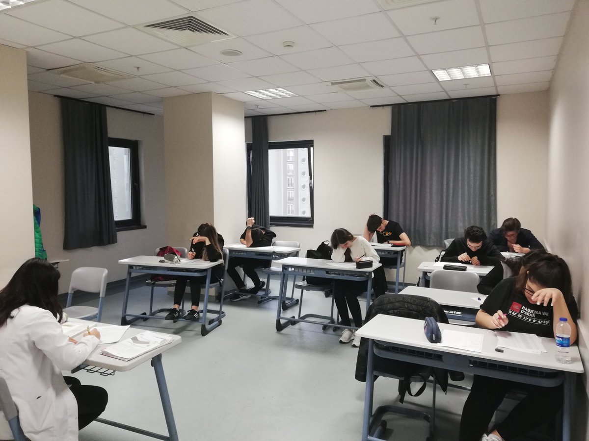 UALHALKALI's tweet photo. 2019-YKS yaklaşırken 12. Sınıf Öğrencilerimize yönelik deneme sınavı ve soru çözüm kamp çalışmalarımız tüm hızıyla sürüyor. @UHLHALKALI #uğurkazandrır #arenaparkuğuranadolulisesi #uğurlugelecek @akmutluay @ozturkhoca @ozturkyavsan https://t.co/ubBAwaXdaV