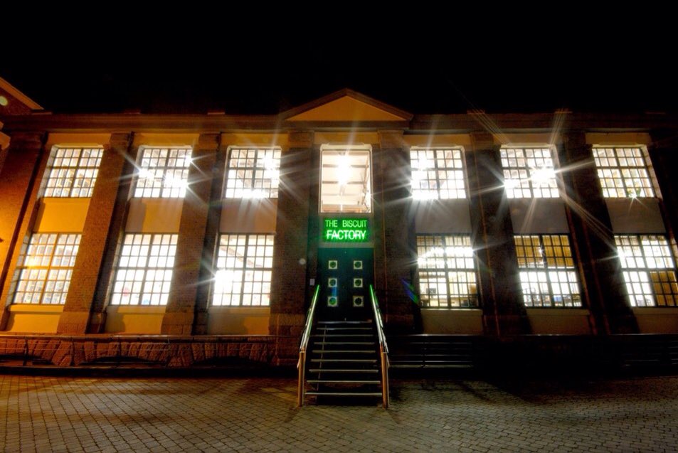 ForumBooks's tweet photo. 🌟TONIGHT🌟 we're @biscuit_factory lighting up @TheLateShows w/ #SilentBookDisco PLUS @jessicacandrews #Saltwater playlist + fortune cookies
💕 #ReadON #readgood https://t.co/fLEoGoo7RA