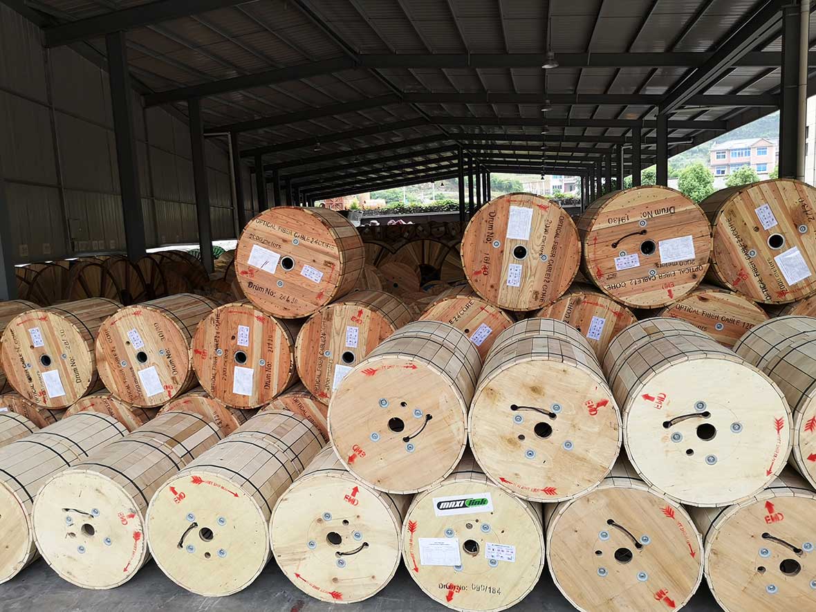mattjiang10's tweet photo. This noon, a truck of fiber cables shipped to another city for 5G.
Nice Friday! https://t.co/JLHUiThrGl