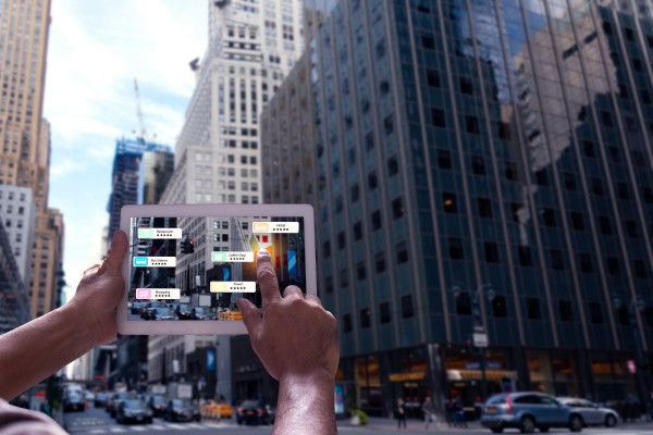 elainebeare's tweet image. Reality Check: The marvel of #ComputerVisionTechnology in today’s camera-based #AR systems via @TechCrunch buff.ly/2VuFmbW