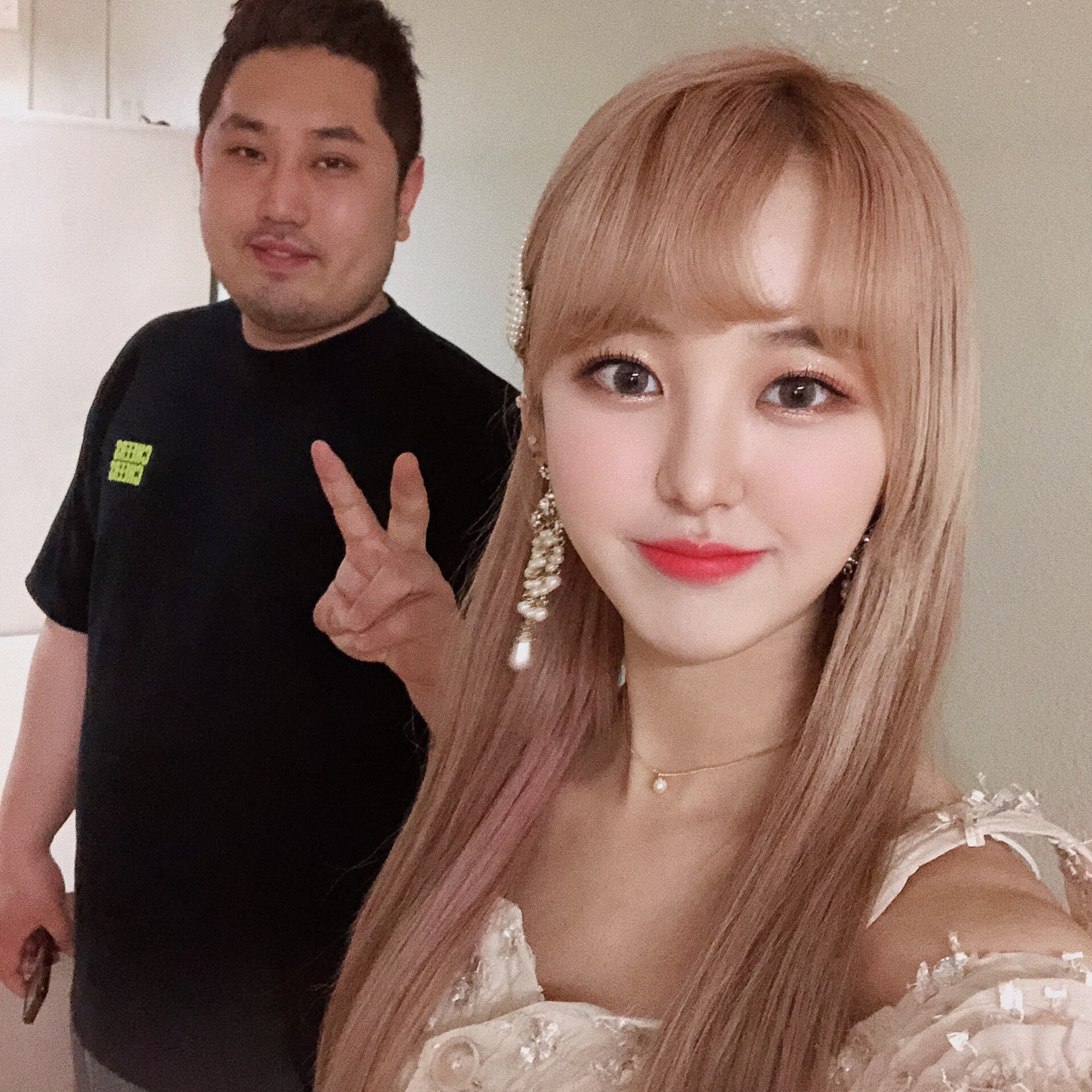 D6wPcMXU8AAWQ1l.jpg:large