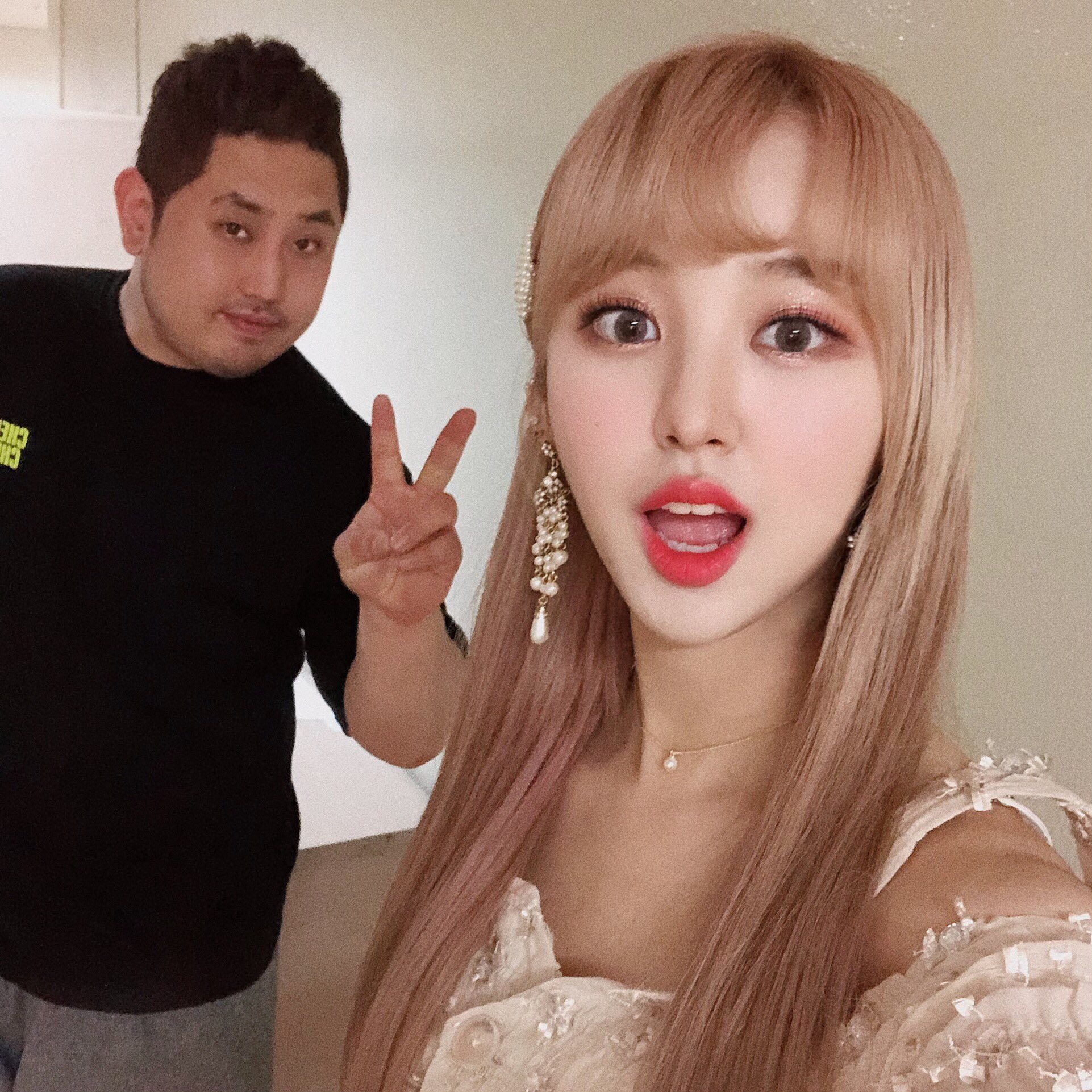 D6wPcMXVsAUDzOL.jpg:large