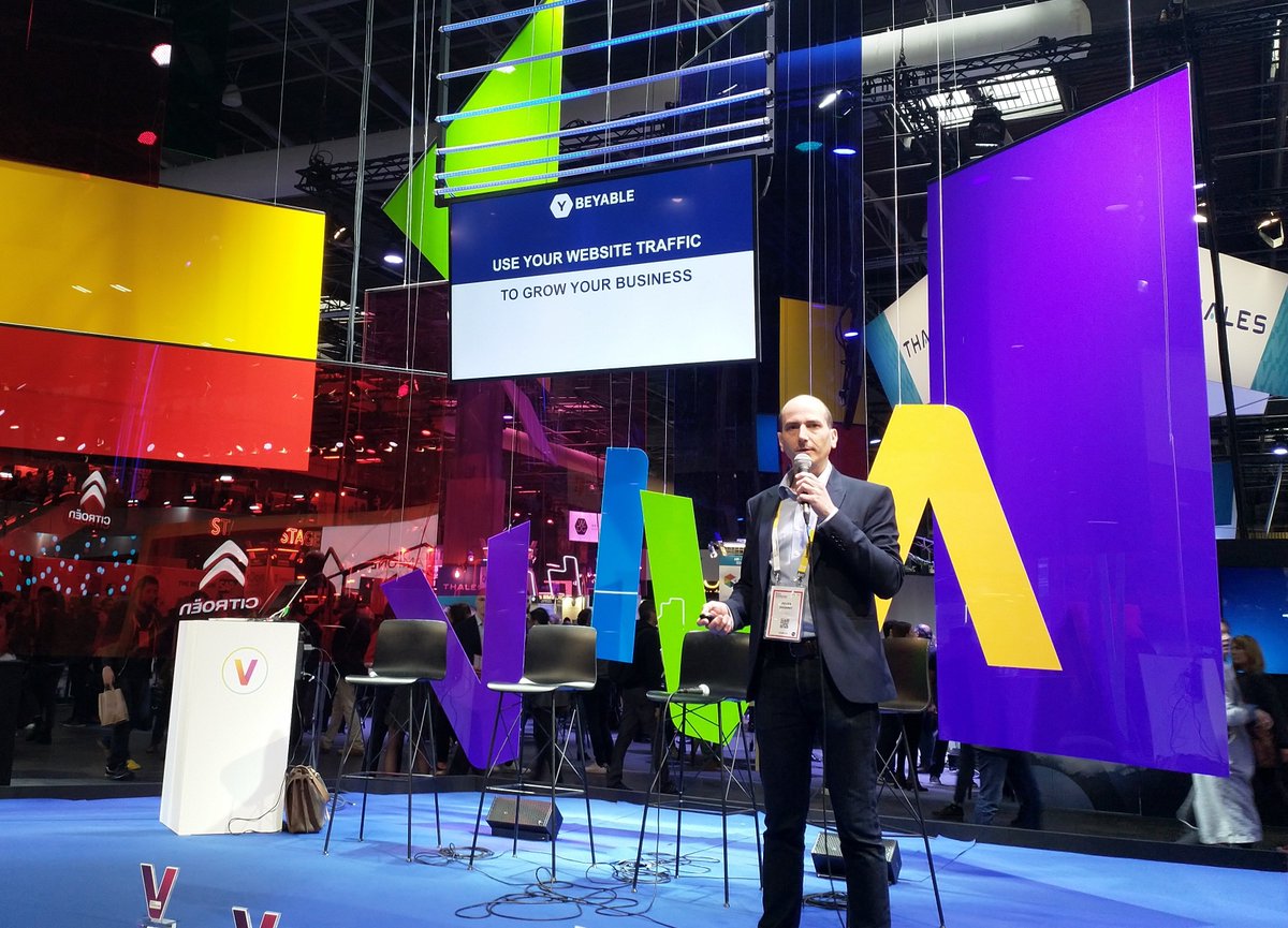 IncubTelecom's tweet image. Ce matin a #Vivatech nos amis de @hiboo et @beyable se partagent la scène de #pitch @LoxamCorporate ! On commence bien cette 2ème journée ! 😎