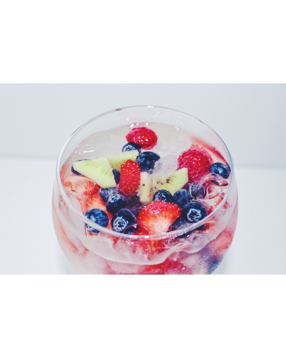 DrinkAMix's tweet photo. Its Friday and you deserve a refreshing drink!

Try our Elderflower G&amp;T made even tastier with summer fruits.

Add this to the menu at your next celebration. Get a quote at https://t.co/AK7zjIFvEq.

Cheers to the weekend.

#drinkamix #events #cocktails #drinkporn #fridayfeeling https://t.co/gShZIeIswA