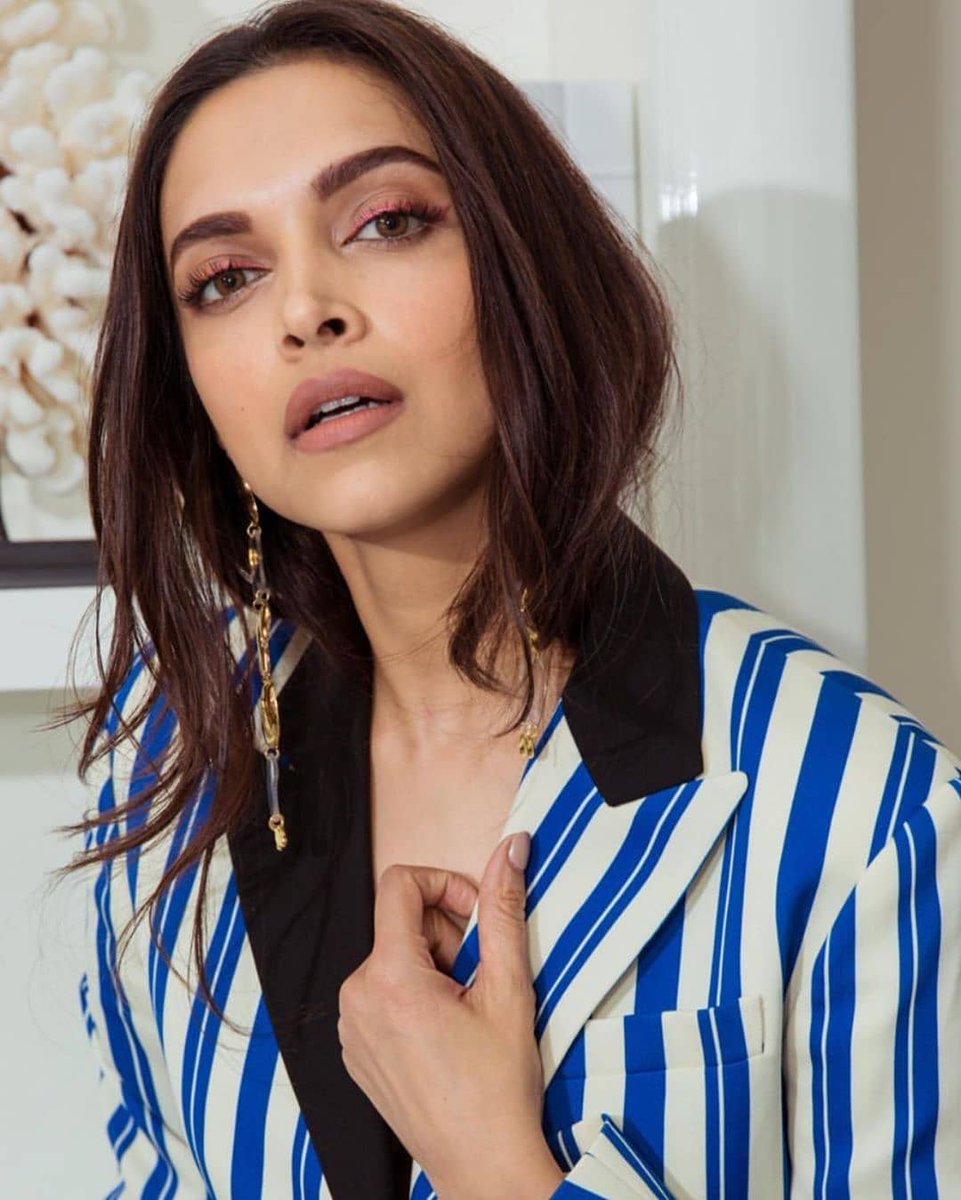 IFFIGoa's tweet photo. With the #IndiaPavilion getting inaugurated recently at #CannesFilmFestival, take a look at our very own @deepikapadukone who shone bright on the Red Carpet, with her bedazzling smile and unmatched grace ✨

#DeepikaAtCannes #DeepikaPadukone #cannes2019 #CannesFilmFestival2019 https://t.co/YWbJjNU8hh