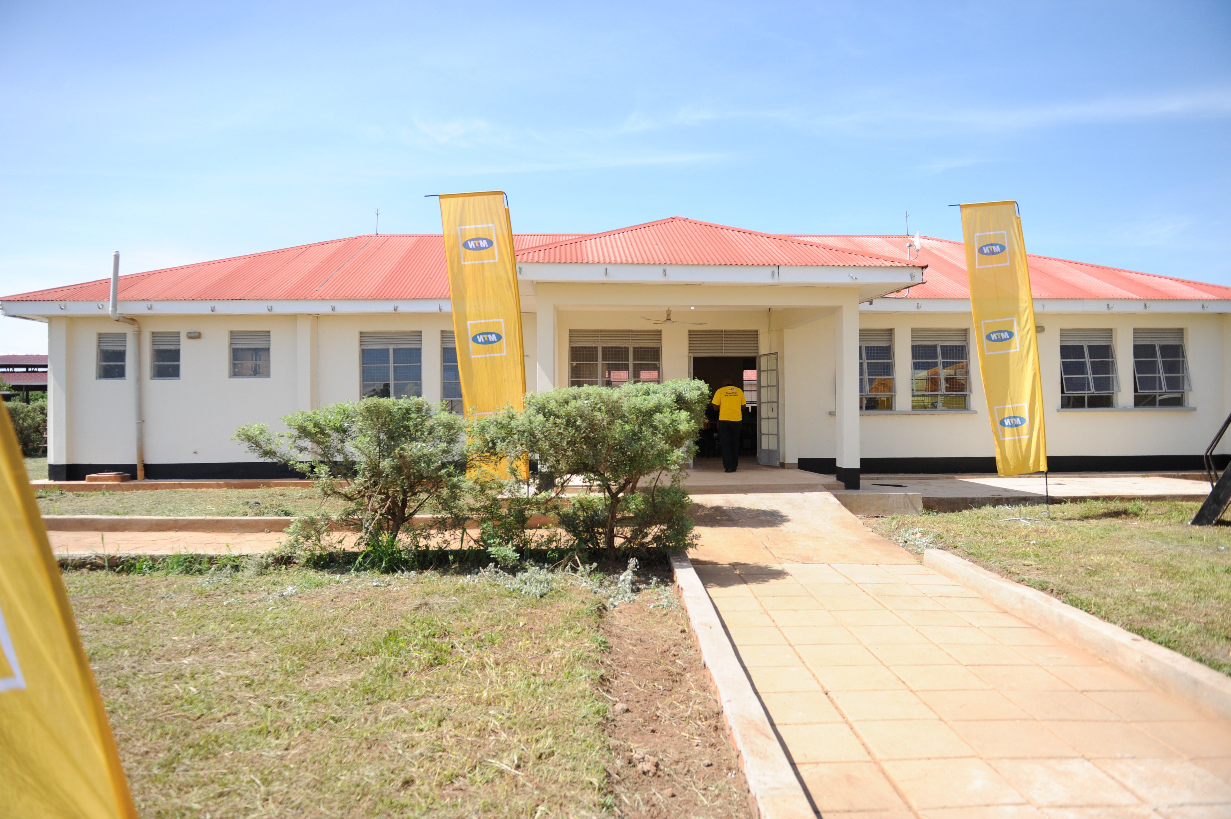 MTN Uganda on Twitter: "This facility will enable students of Amelo  Vocational Institute to access technical and vocational information online  through peer to peer open education resources. - Ag. CEO MTN Uganda,