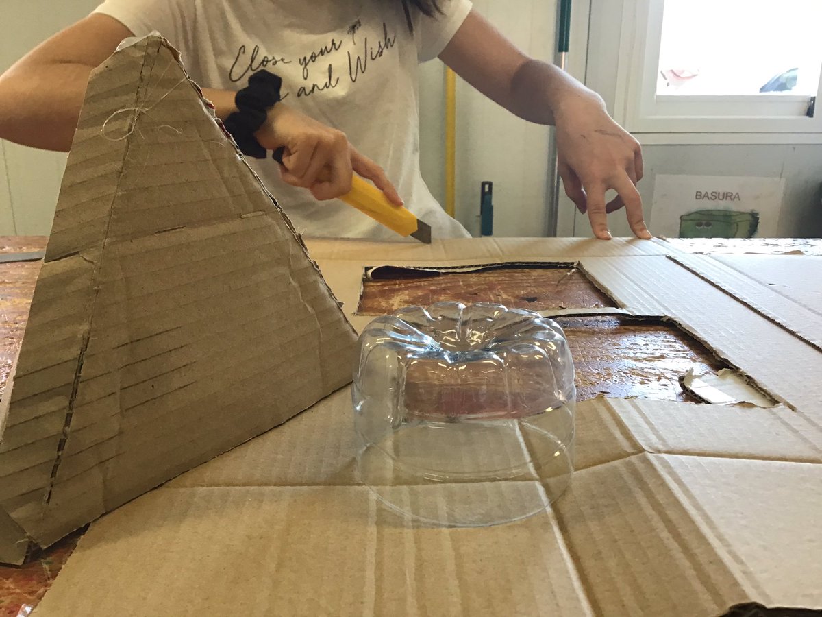 Perduts2's tweet image. Estamos acabando los elementos decorativos para nuestro vehículo espaciales en la clase de tecnología✂️📏 #4EI #Tecnologia #decoracion #teamAmerica