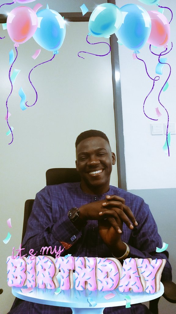jigilola's tweet photo. Happy birthday to me . #BLUEMAY https://t.co/YU6NyHpInw