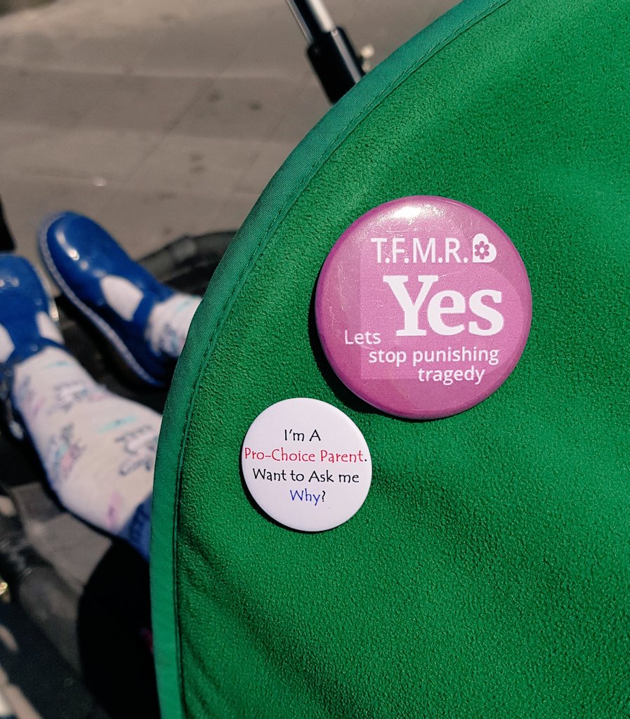 ShoeyMcShoe's tweet photo. Today's #reelinginrepeal. Handing out leaflets in the local shopping centre. Quite the percentage of headcases that day but stand out for me were the two old ladies clutching their throats &amp; exclaiming "She has a BABY with her!!!" #repealedthe8th https://t.co/hC1ELWbPwi