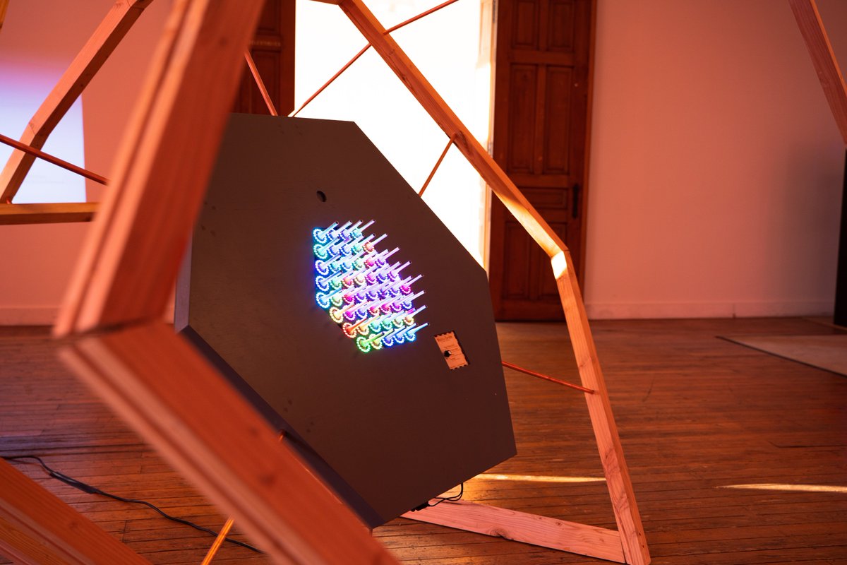 devillearcade's tweet photo. At #one2play in @STUKLeuven we set up a teaser for...
PLAYER INPUT: an upcoming exhibition in partnership with @VlaamsAVFonds , @zoewi and https://t.co/t7JsjzlZan. It featured the brilliant Line Wobbler and Wobble Garden by @Robin_B
#playerinput https://t.co/VjF4GBfMw3