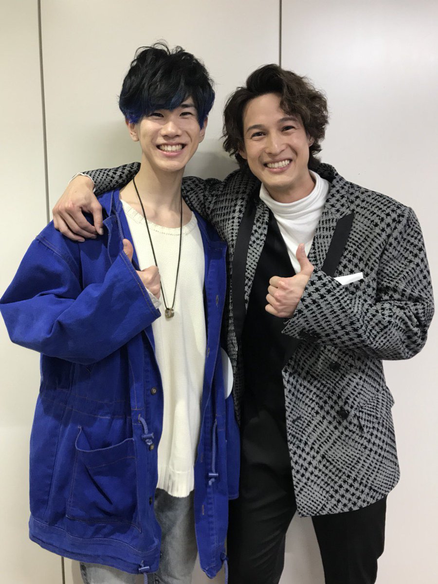 シュネル Schnell Solidemo V Tvittere 平井堅さんのモノマネ対決はcいよいよmのあとです ものまね紅白 平井堅