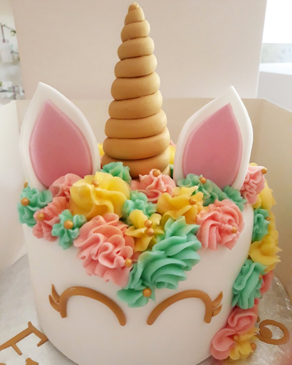 CarolineCakesCA's tweet photo. Pls can you help? We have a lost little unicorn looking for a home this weekend after a customer order has fallen through 😪 

It's a 6 inch vanilla sponge usually priced at £50 but we'll reduce it to £35 for anyone collecting from Chapel A today or tomorrow.

Please share 🙏 https://t.co/HnY9oEuD2i