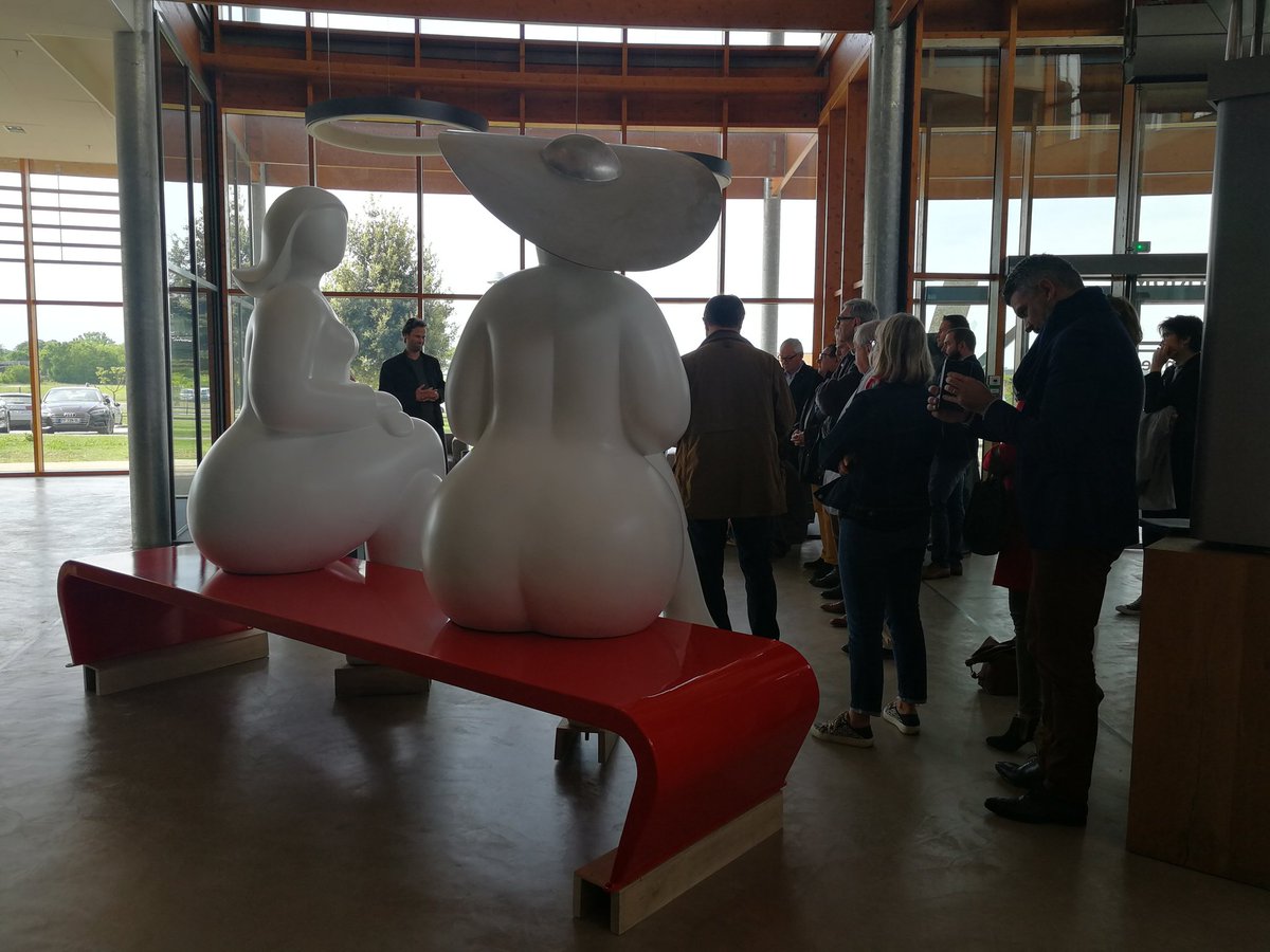 #niort L'artiste Niortais Franck Ayroles présente ses "Dames de la Brèche", chez #Poujoulat. Prochaine étape, la mise en couleurs