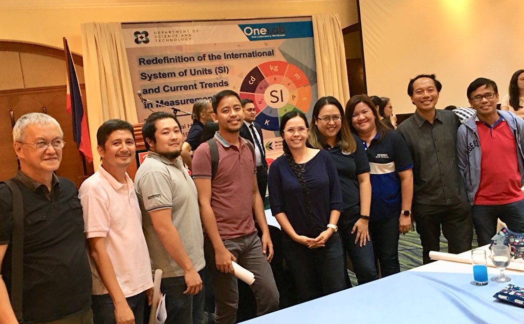 marialeahflor's tweet photo. The 7 base units of the International System of Units (SI) -- metre, kilogram, second, kelvin, ampere, mole, and candela -- get redefined, effective May 20, 2019.
Attended forum on metrology, organized by DOST and OneLab, at Grand Regal Hotel. 🤓
#OneScience #SIredefined https://t.co/gU2hNMgbAS