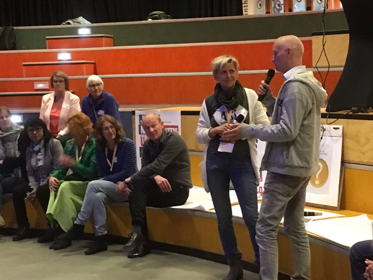 Hans van Ierland was op de Popeldag in Schiedam en is gewoon in Leidschendam gestart met 4 stoelen, 3 mensen met talenten en een koffiezetapparaat.