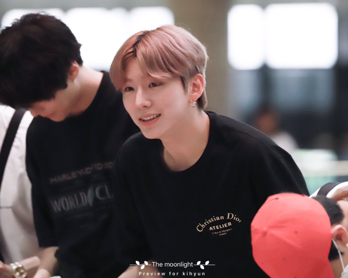 [pre] 190517 김포 출국
귀여워 귀여워 겁나 귀엽다고요ㅠㅠㅠㅠㅠㅠㅠ
#몬스타엑스 #기현 #Kiyhun
#MONSTAX <a href="/OfficialMonstaX/">몬스타엑스_MONSTA X</a>