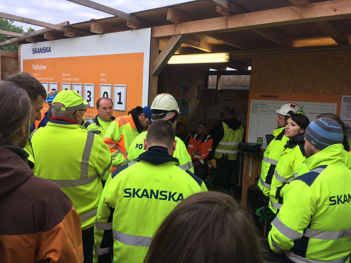 henrikdavidsso2's tweet image. Safety tool-box talk and Safety visit at #skanska project Parkview in Prague. Parkview is a 17 000 m2 office building. Interested in more information/contact, see lnkd.in/g3yeNCq. #actandreact #worksafeornotatall #careforlife