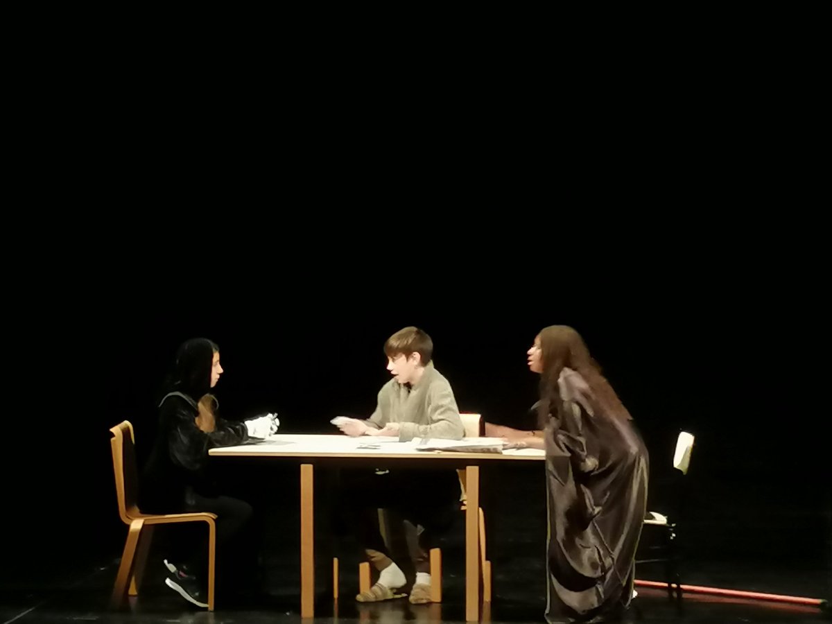 SESantCeloni's tweet photo. III Mostra de teatre d'educació secundària amb @ajllinarsvalles @InstitutGiola @INS_Reguissol @INS_Pla_Marcell @INS_Vilamajor @EscolaGinebro #canrecord Enhorabona a tots!!! https://t.co/5TZSeICuQU