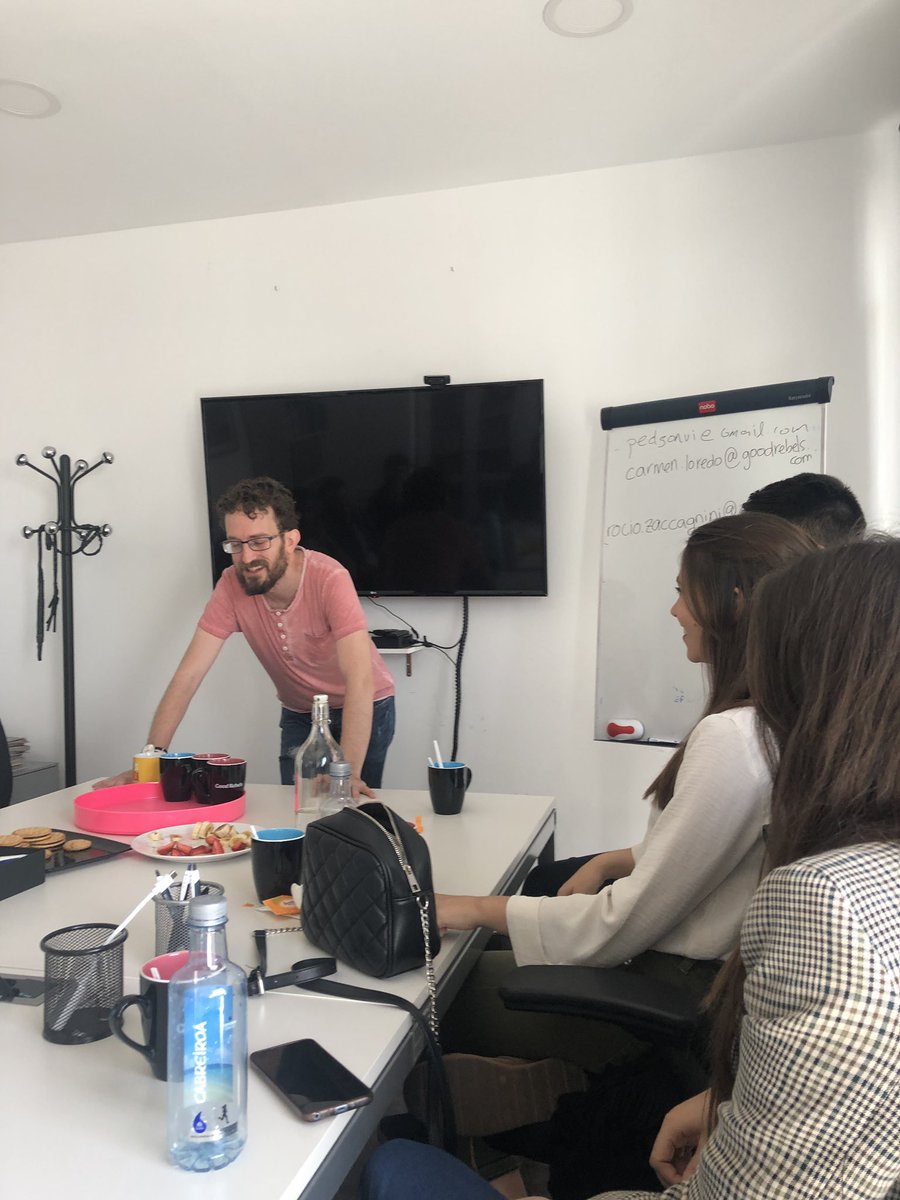 ChemaLamiran's tweet photo. Disfrutando con la experiencia y la  cercanía de @pedgonvi en @GoodRebels #masterdigitalUEV https://t.co/bCAeoHCQEI