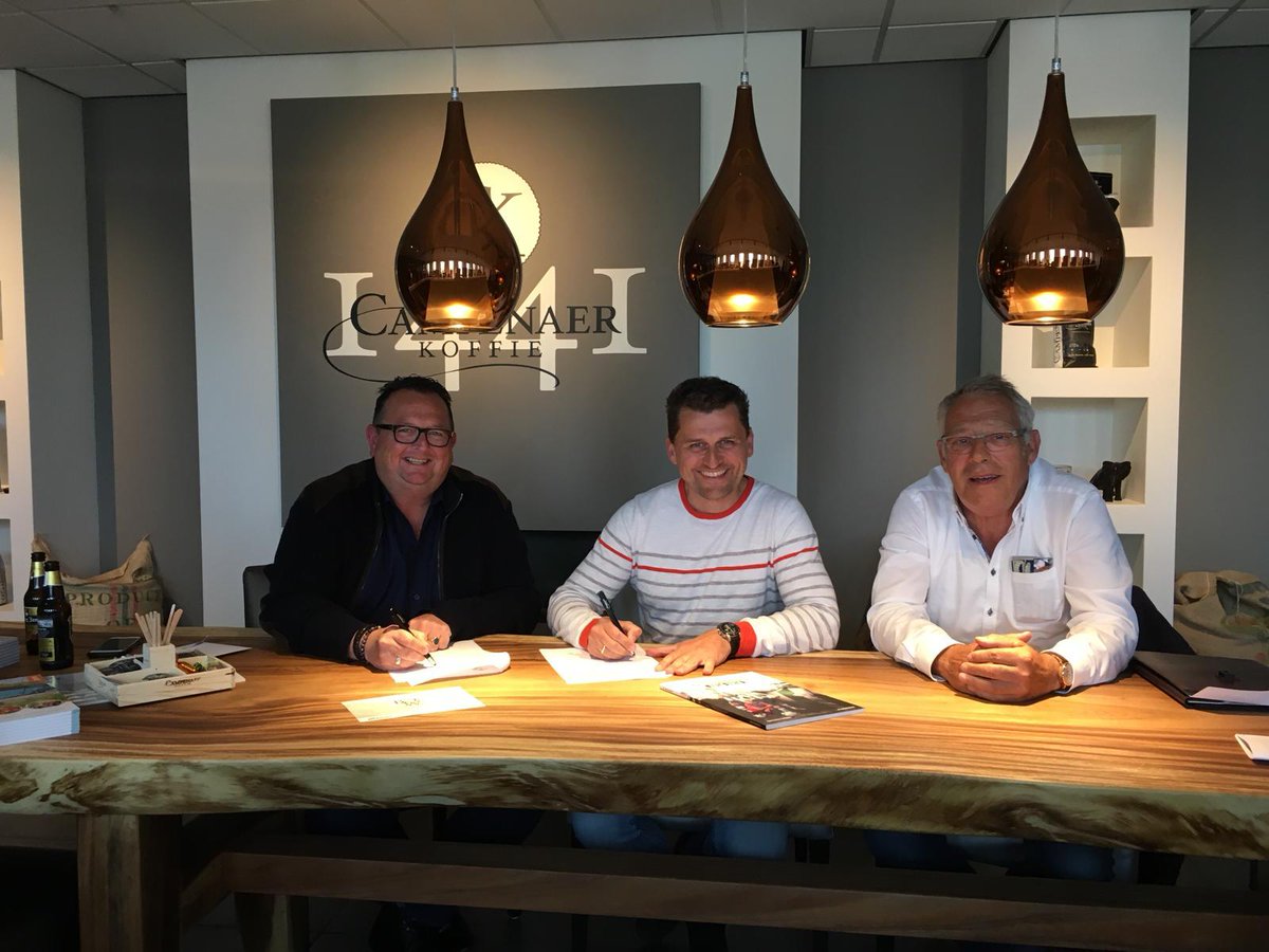 VERLENGING SPONSORCONTRACT | Topgroepsponsor Campenaer koffie/Van Dijk Groothandel verlengt sponsorovereenkomst! <a href="/scgenemuiden/">Sportclub Genemuiden</a> <a href="/BCDeWetering/">Businessclub De Wetering</a> <a href="/ProefCampenaer/">Campenaer Koffie</a> #verbinden #trots #sponsor #netwerken #samenwerken #verlenging