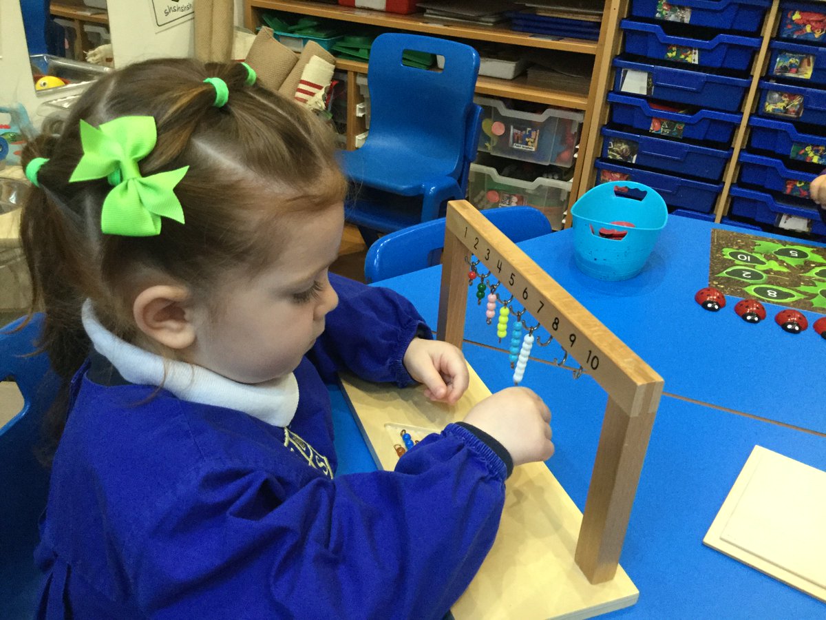 ESS_Prep's tweet image. This week, the Knightsbridge children have been developing their counting skills. They have been working with 1:1 correspondence activities and counting how many friends are at Nursery!
#Nursery #LearningToCount