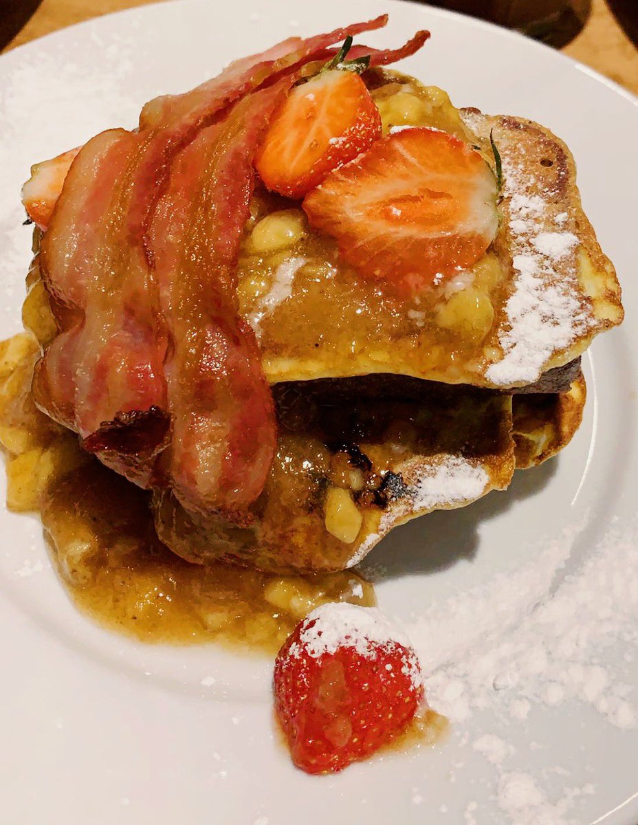 LiveLoveLaughT6's tweet photo. Banana Foster French Toast 😋 
📍Amsterdam, Netherlands 🇳🇱 
#foodie #foodiegram #foodies #bloggerbabes #bloggercommunity #bloggerlife #bloggerlove #LiveLuvBlogRT #Foodiechats #foodbaby #Travel #Amsterdam #Netherlands https://t.co/93TrLMUzOv