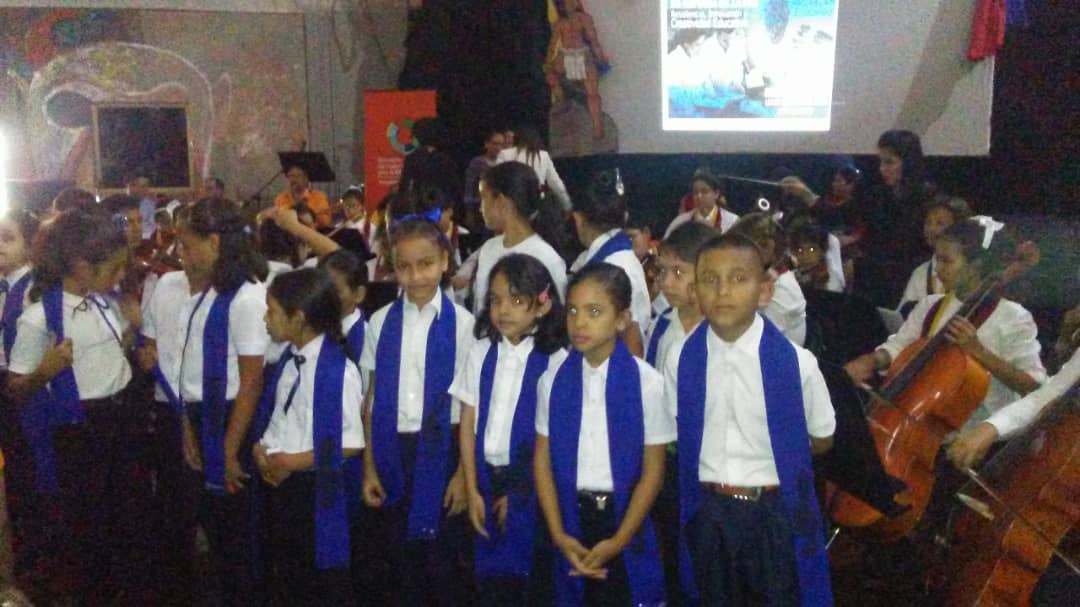 #17May #Miranda da continuidad al V #CongresoPedagogicoEstadal en Defensa de la paz para fortalecer e integral los territorios en defensa de la soberanía y la autodeterminación como pueblo. .<a href="/NicolasMaduro/">Nicolás Maduro</a>
<a href="/rosabecerra3/">Rosa Becerra</a> <a href="/HectoRodriguez/">Héctor Rodríguez C.</a> <a href="/lilianacontigo/">Liliana Gonzalez</a> <a href="/aristobulopsuv/">Aristobulo Isturiz</a>