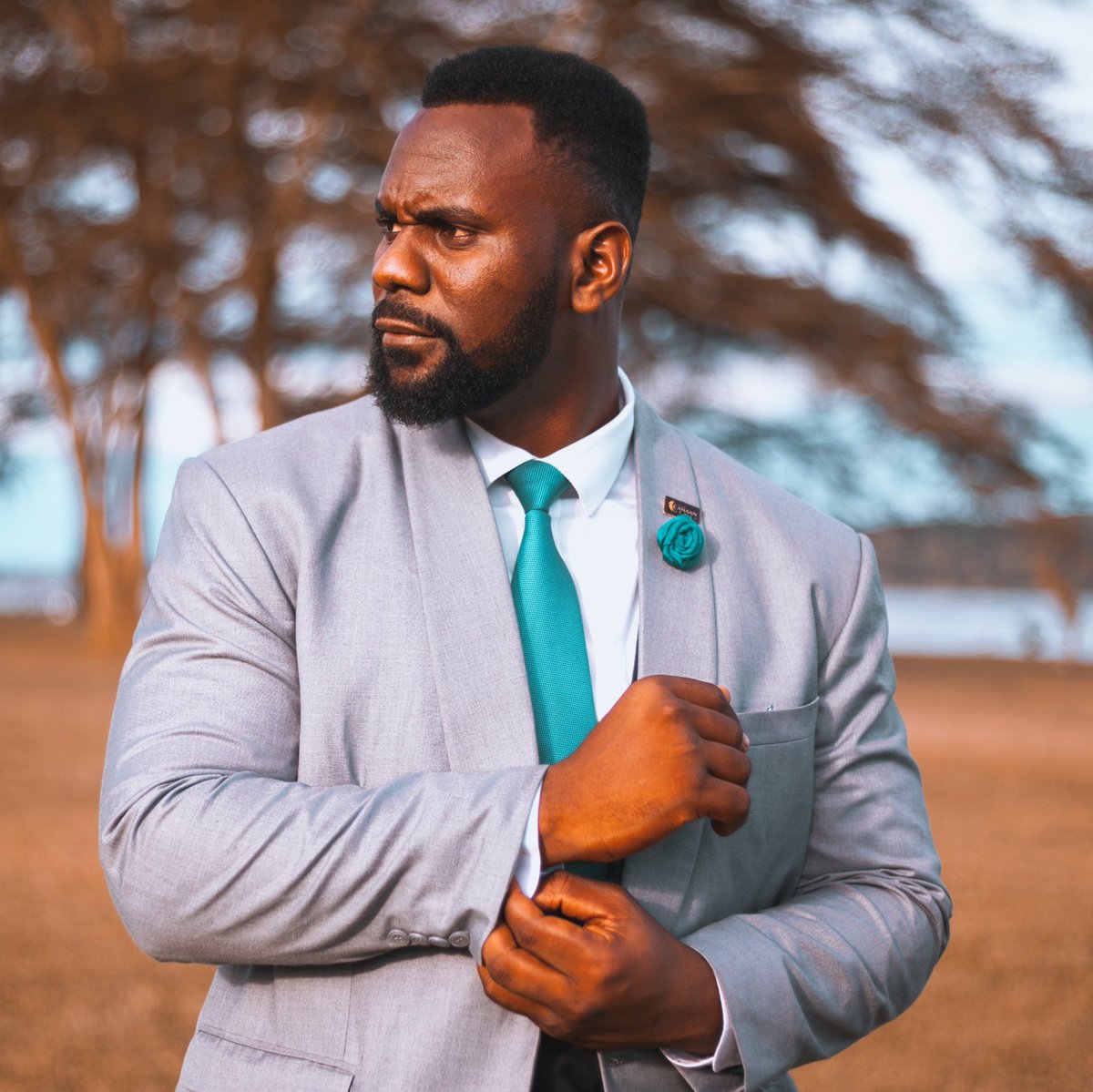 IamLubwama's tweet photo. Ladies.. If your man has a beard, raise your hand. If he doesn't, raise your standards. #BeardGang https://t.co/OsV2OUSS3o
