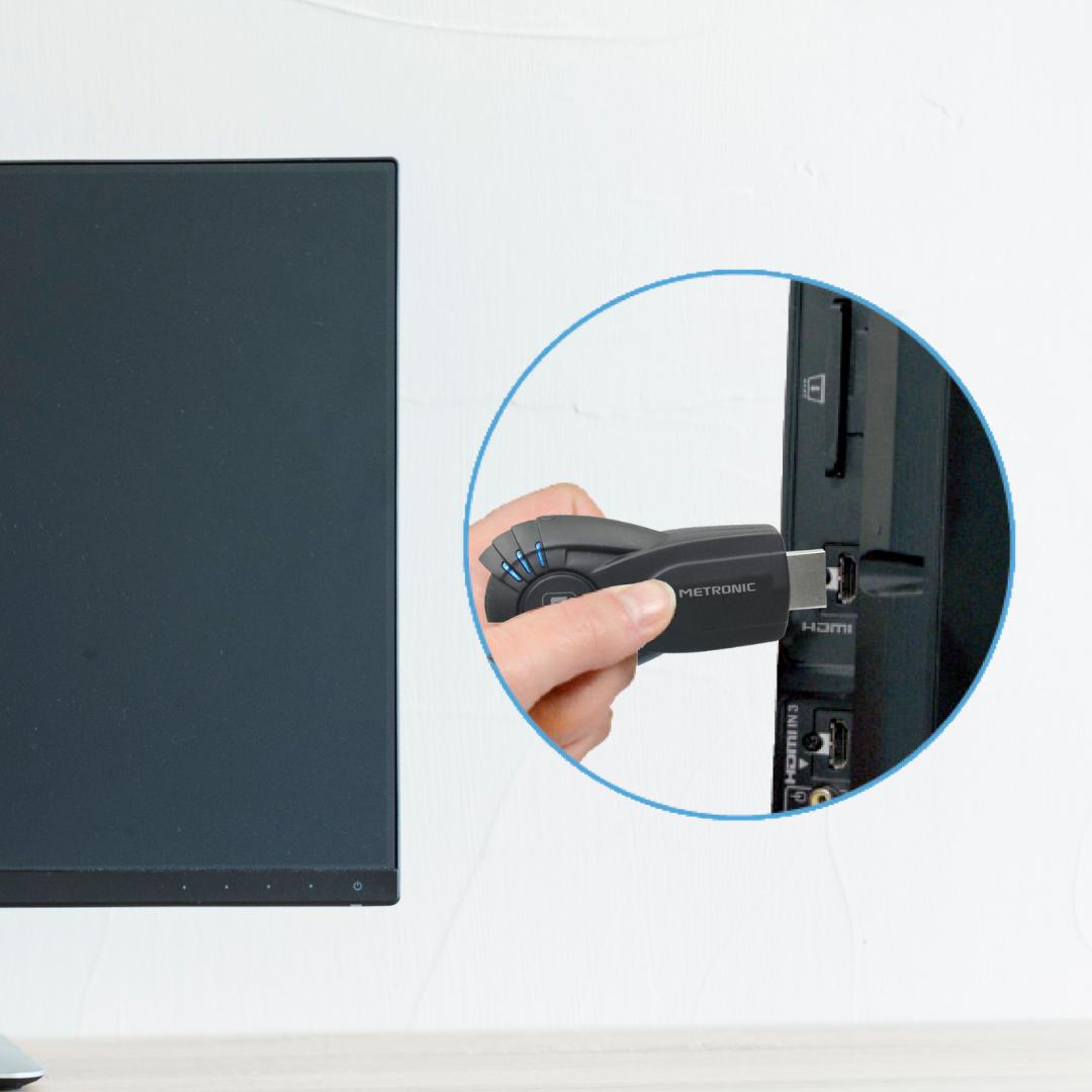 Hoy es el #díamundialdeinternet! 
Sincronizado con tu WiFi, podrías disfrutar en tu televisor, del contenido de tu smartphone y tablet🎮
Verás las cosas a lo grande… ↕️
.
.
.
#gadget #melopido  #tecnologia #WeAreMetronic #EnjoyMetronic #Metronic 
Foto: Freepik.es